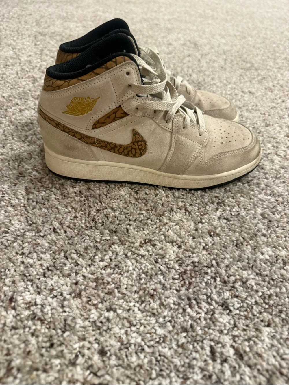 Jordan Boys High-Top Sneakers in Beige and Black